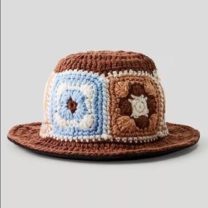 Aritzia Sunday Best Theodore Crochet Bucket Hat